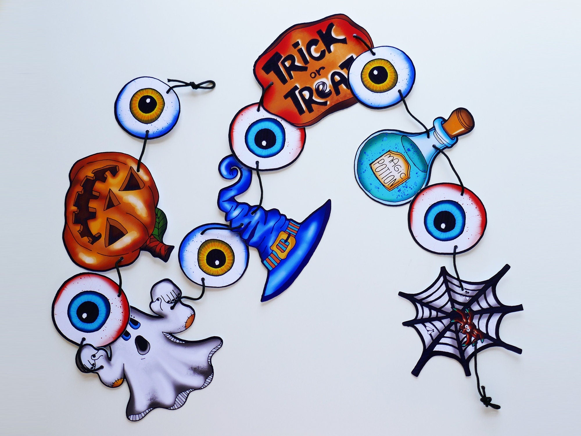 Spooky Season Halloween Garland: Eyeballs & Props Party Decor