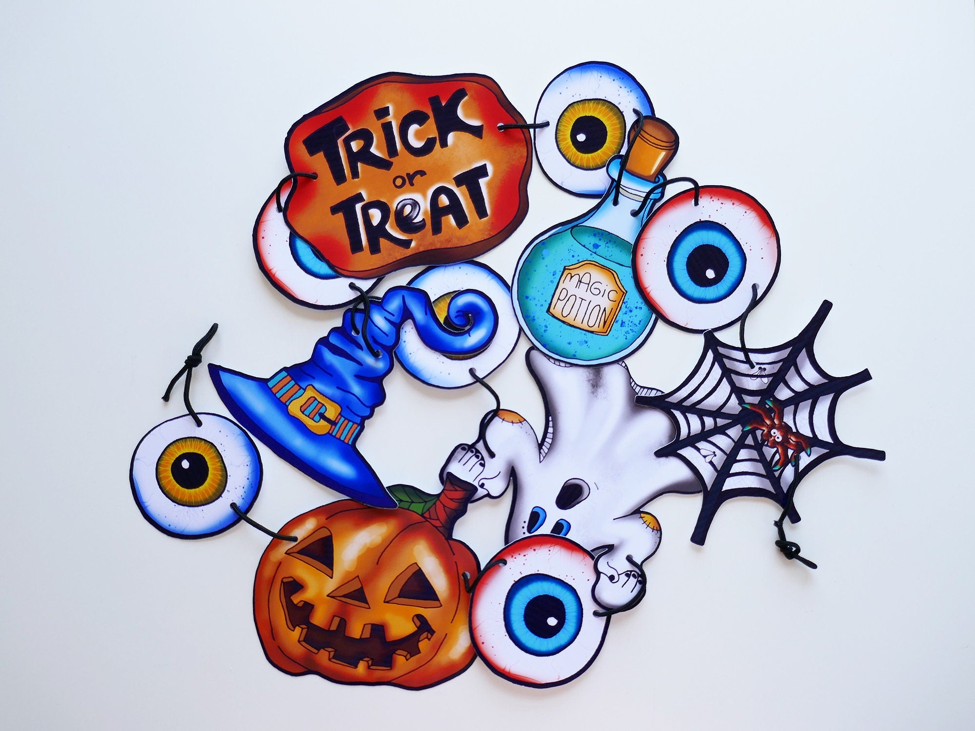Spooky Season Halloween Garland: Eyeballs & Props Party Decor